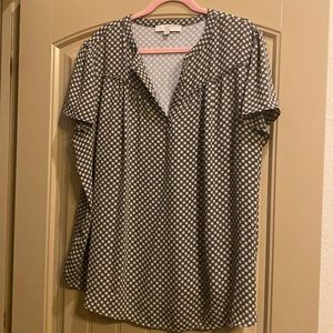 Loft Plus 22W flutter sleeve top